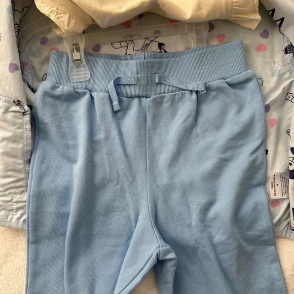 NWOT Girls Toddler 4T Bluey Outfit 3-Piece Set with Jacket, Pants, Tank Top - Picture 4 of 6